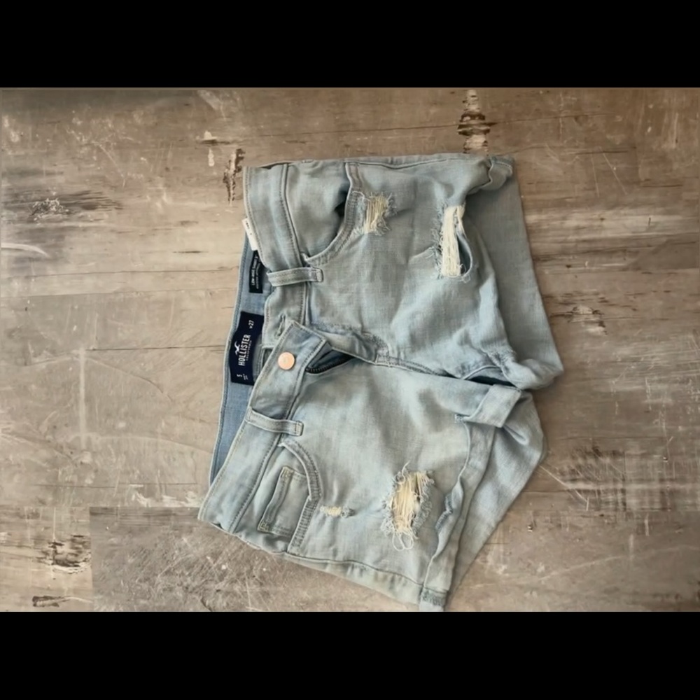 Hollister short
